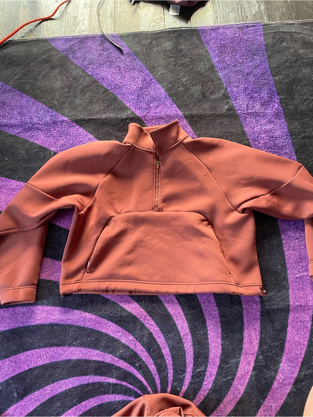 Women’s Nike Cropped Quarter-Zip Sweatshirt & Jogger Set - Picture 4 of 5